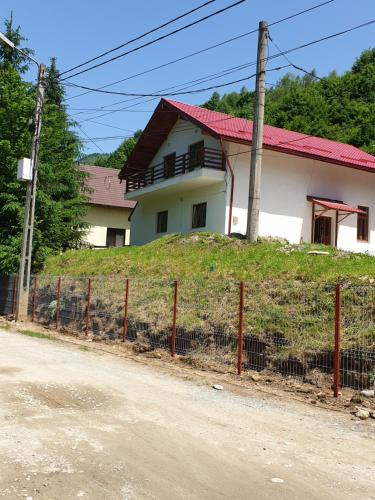 Zavoi House | Casa Alin Poiana Mărului
