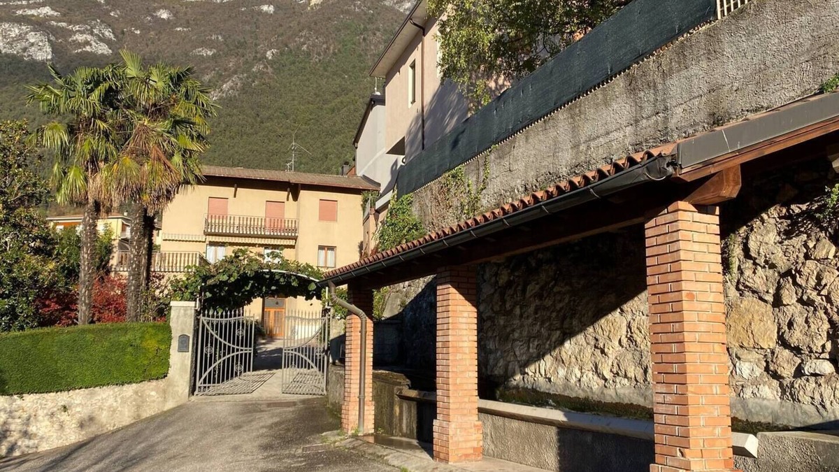 Ala Apartment | Casa alla Fontana: Wine, Art and Nature