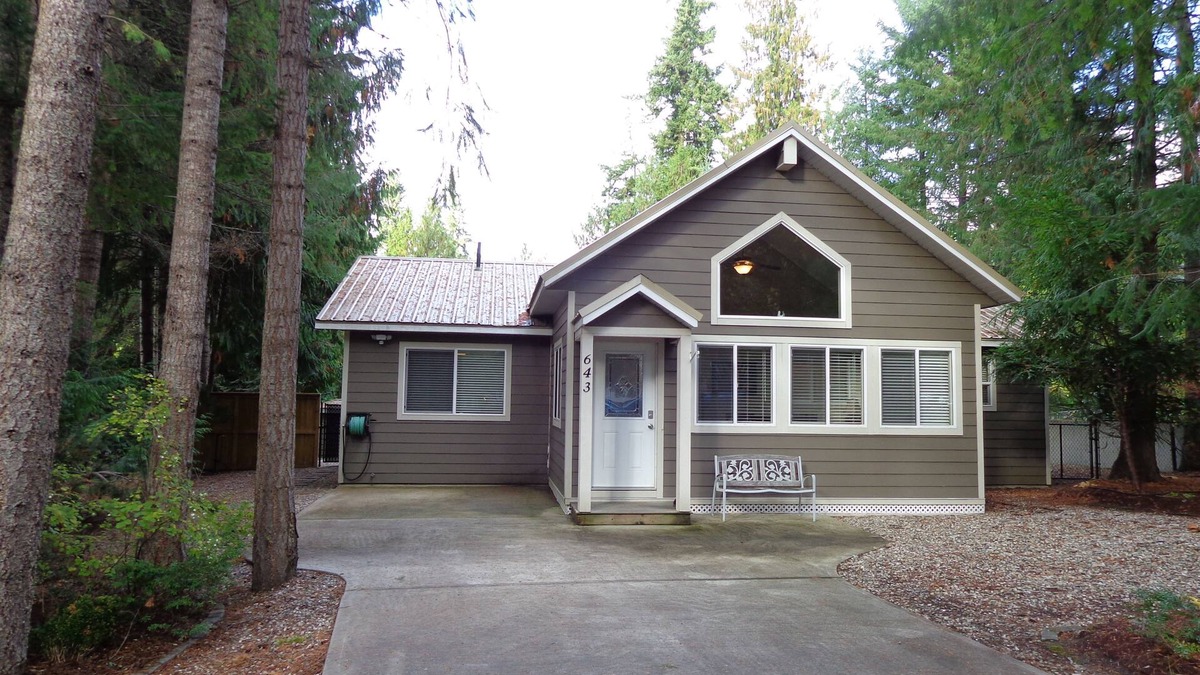 Swansea Point House | Casa Allegro ~ Mara Lake Tranquility ~ An All-Season Paradise