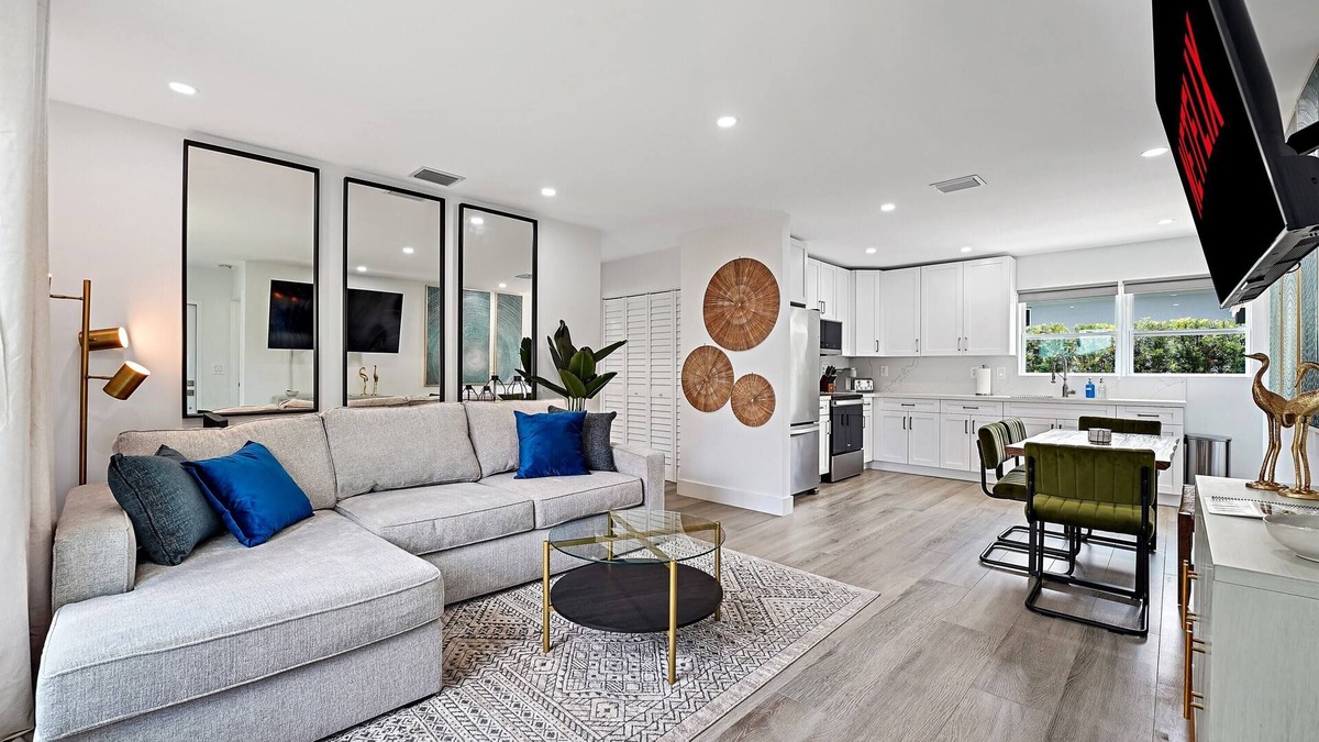 Miami Shores House | Casa Ana, Homey Design, Hot Tub in North Miami