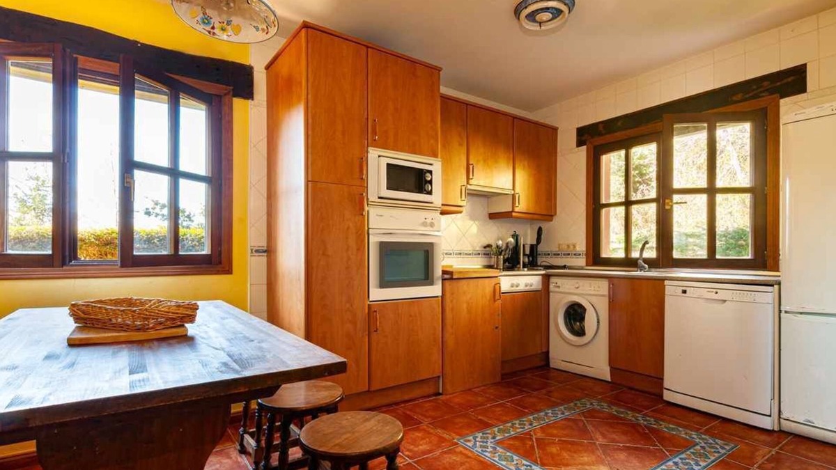 Puente Nuevo House | Casa Angel Caldueño