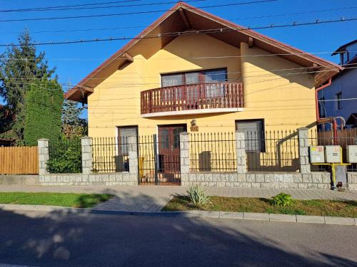 Tirnaveni Apartment | Casa Anna