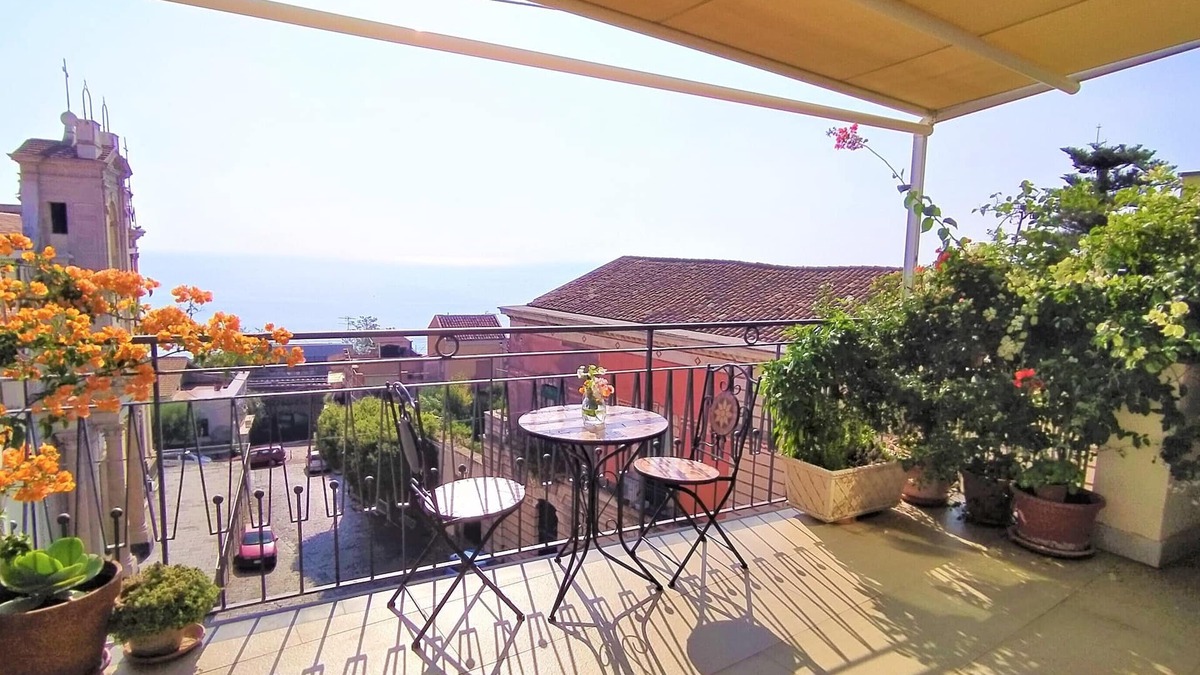 Acireale House | 'CASA ARANCI' self catering villa, great sea views, close to piazza Duomo