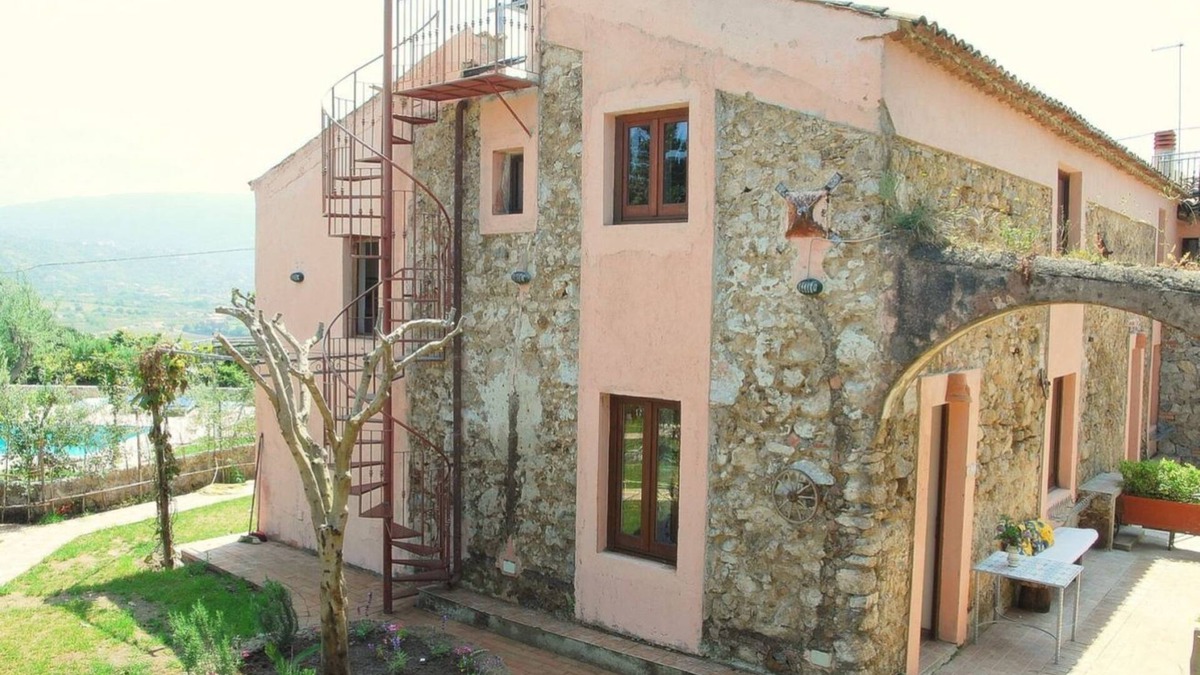 Ricadi House | Casa Arco, per 8 persone, con piscina condivisa e accesso alla spiaggia