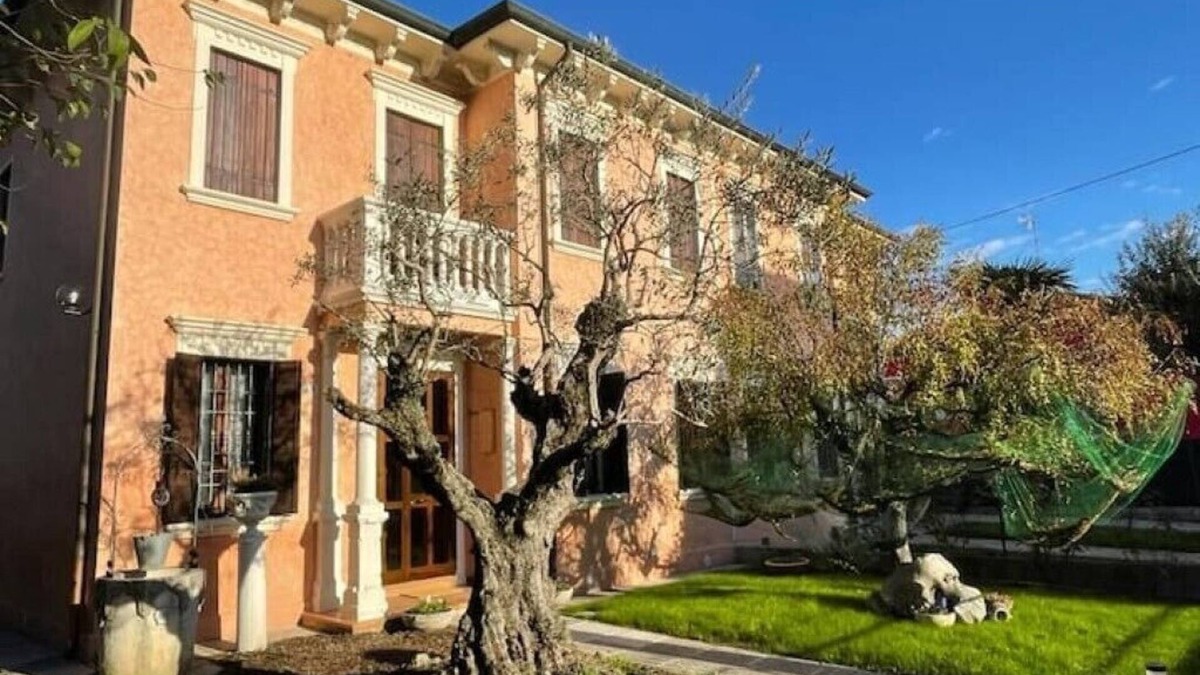 Padova Villa | Casa Argia: Elegant Art Nouveau B&B in Padua