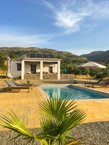 Valor House | Casa Astrid at Vista de Valor - Off Grid & Private Pool