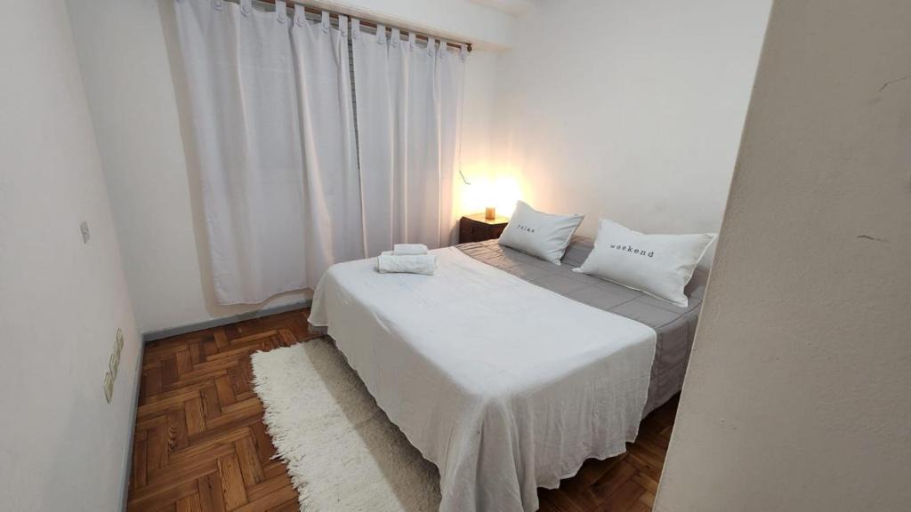 Monte Grande Apartment | Casa Azcuénaga - Parque - Zona comercial - Aerop 15 min