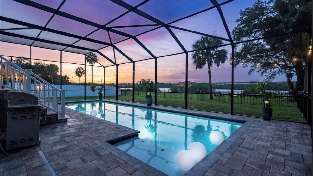 Greater Palm River Point CDC Villa | Casa Azul Tampa - 5BR Waterfront Villa w/Pool