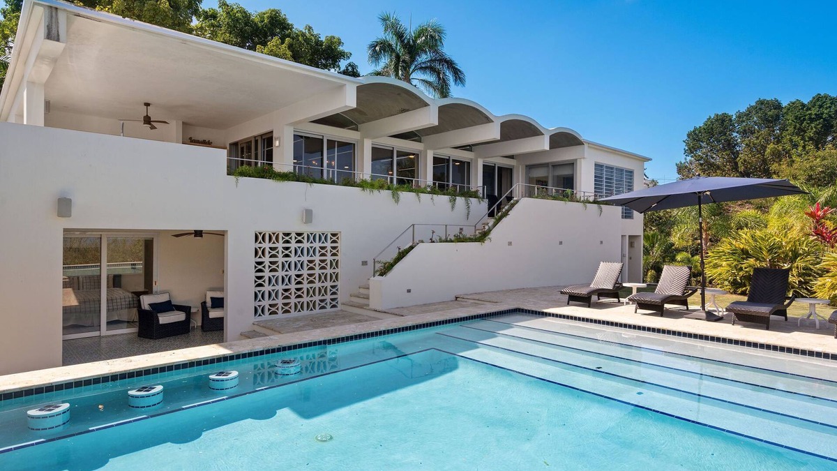 Puntas House | Casa Barrilito: A Modern Luxury Rental Home in a Secluded Neighborhood