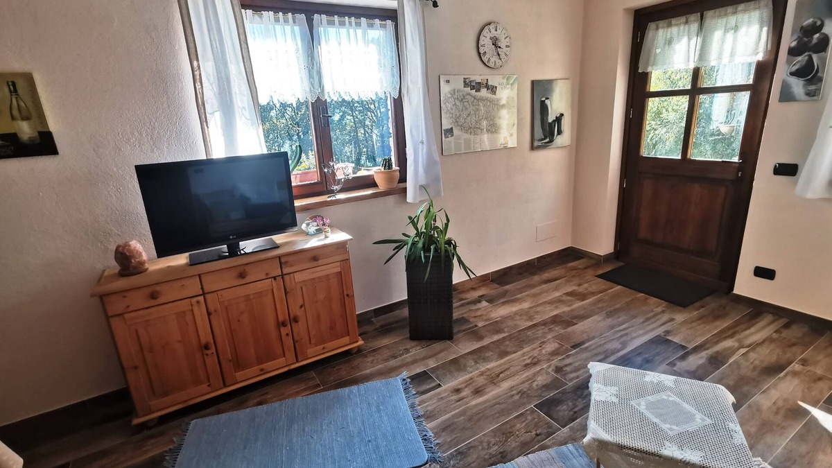 Villar San Costanzo Apartment | Casa Bella Vista