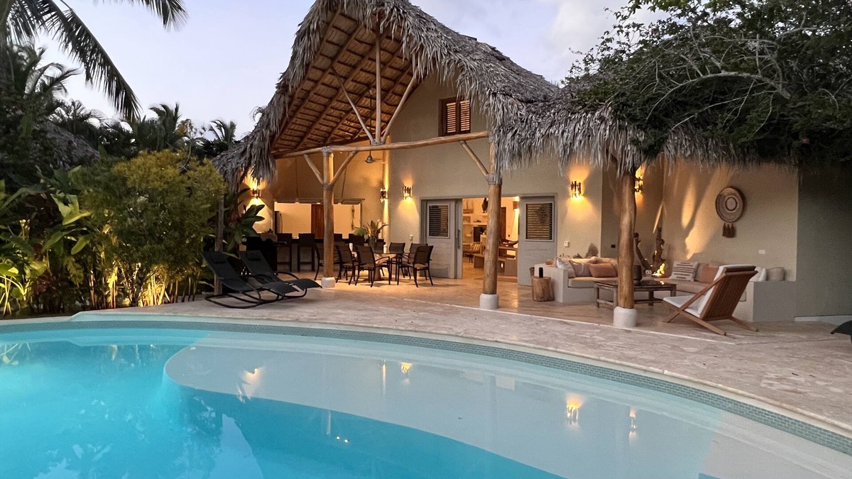 Las Terrenas Villa | CASA BELLA - Luxury 4/5 Bed Villa w'Private Pool, 1 min walk to Playa Coson