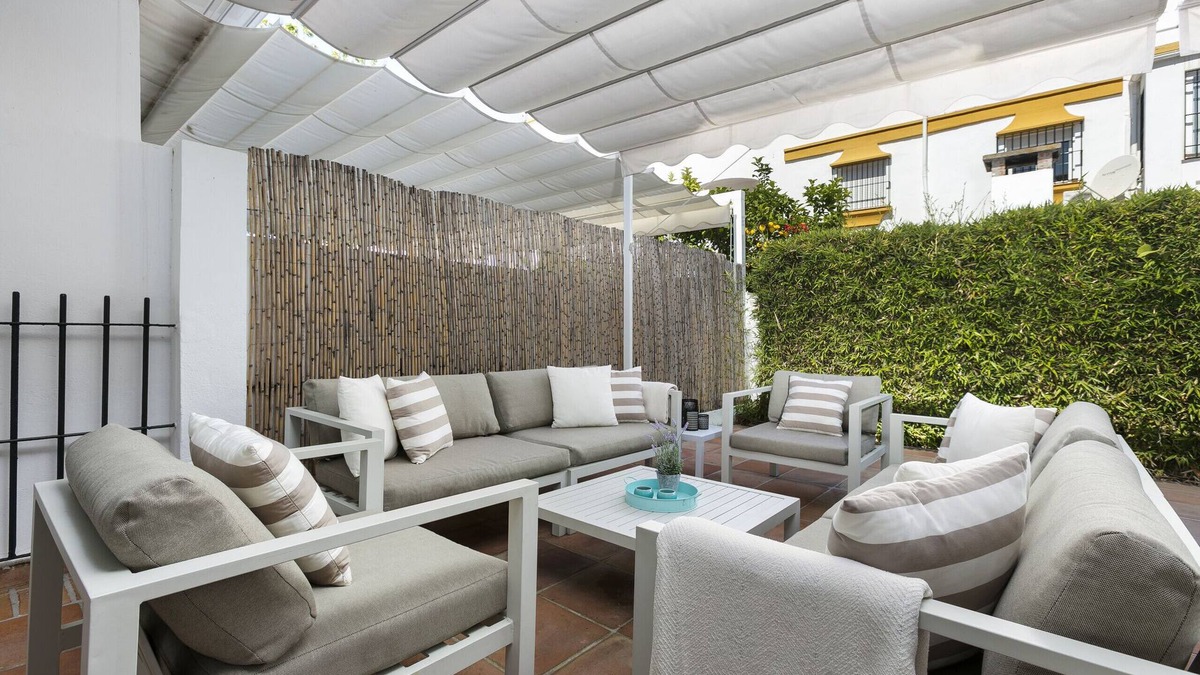 Golden Mile Ski Chalet | Casa Bella - Marbellamar