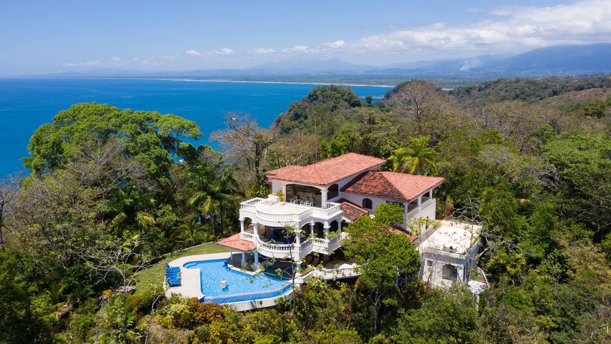 Manuel Antonio House | Casa Bella Vista- Home of Manuel Antonio's Most Famous View!
