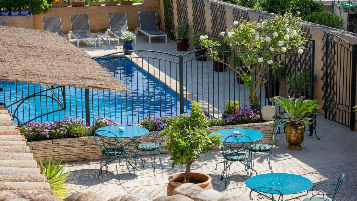 Serignan House | Casa Belle
