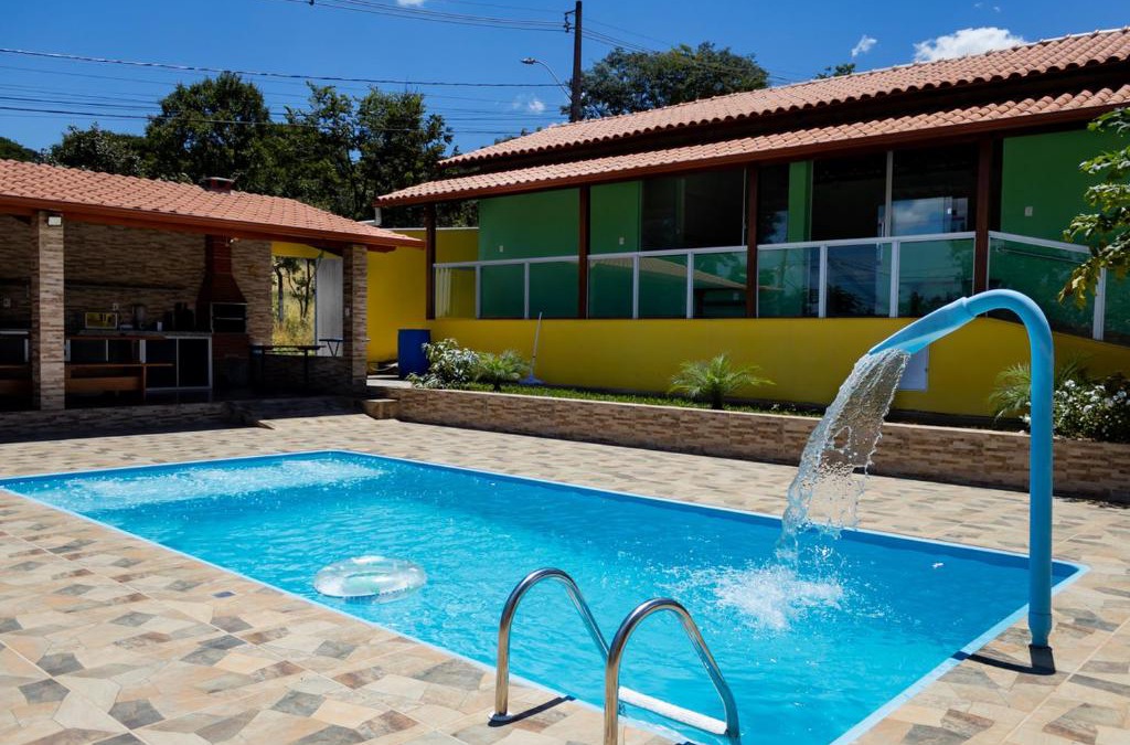 Confins House | Casa bem equipada com piscina,churrasqueira e WiFi