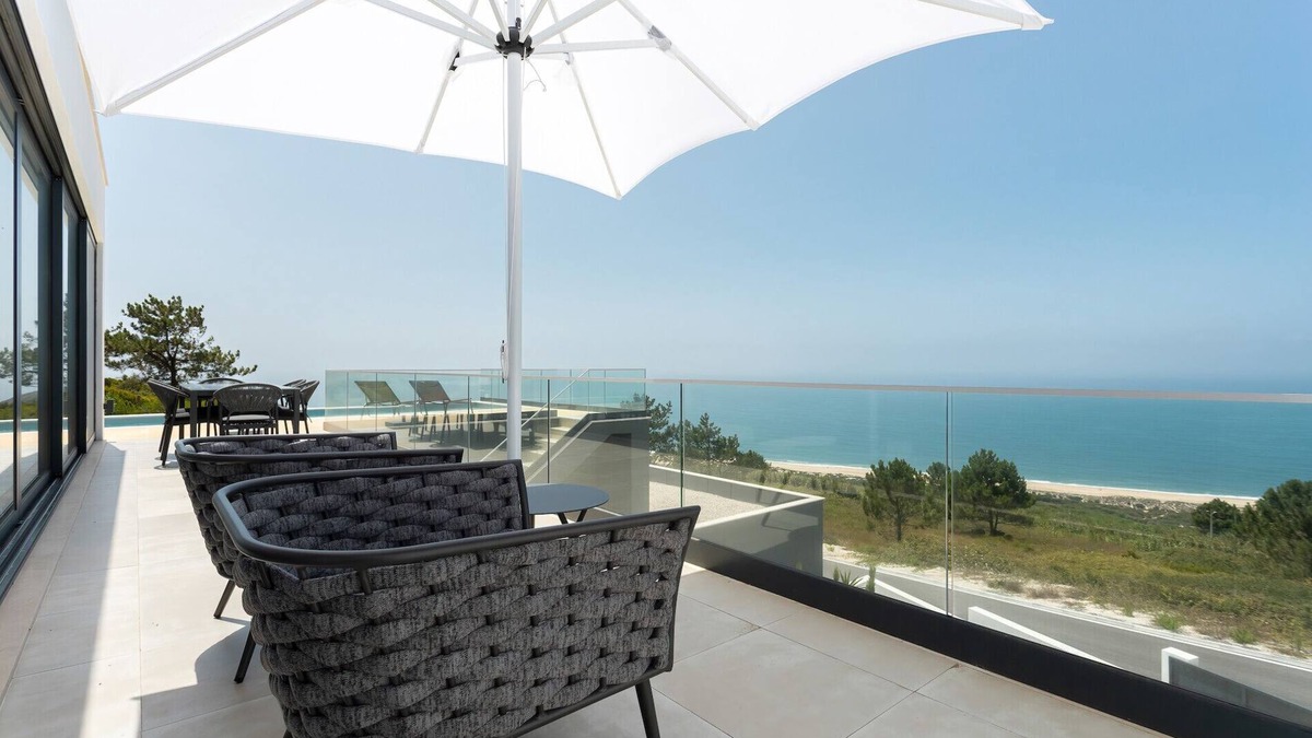 Serra da Pescaria Villa | Casa Berlenga - Holiday villa with private pool - SCH080