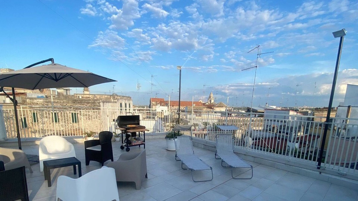 Bitonto Apartment | Casa Bianca bnb,Big Terrace,10 min Airport Beaches