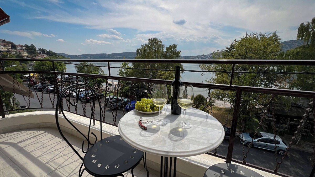 Kastoria Apartment | Casa Bianca Kastoria charming 2-bedroom apartment