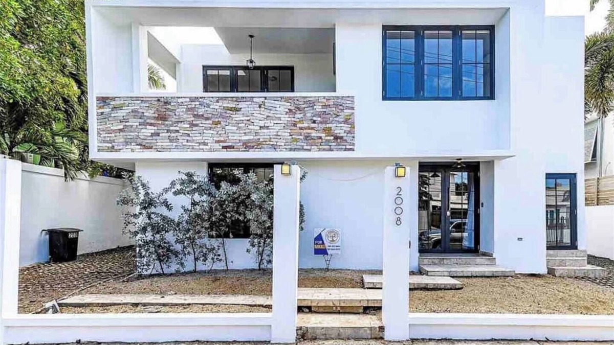 San Juan House | Casa Blanca: Luxury Home by the Beach