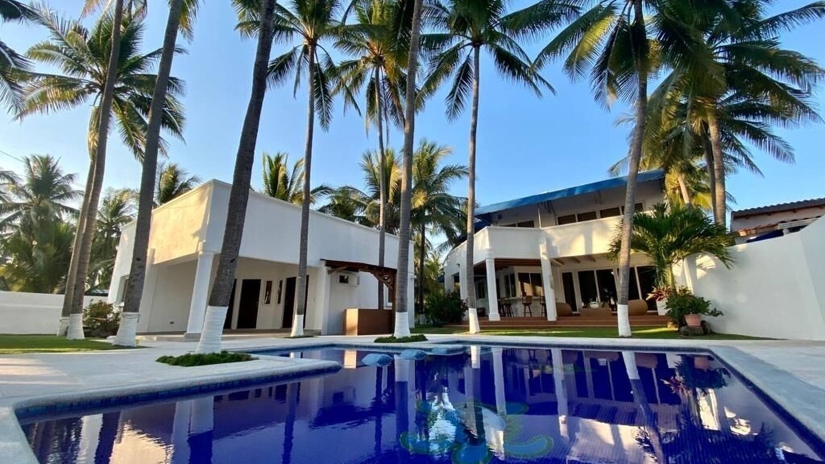 Costa Del Sol House | Casa Blanca Ocean Front
