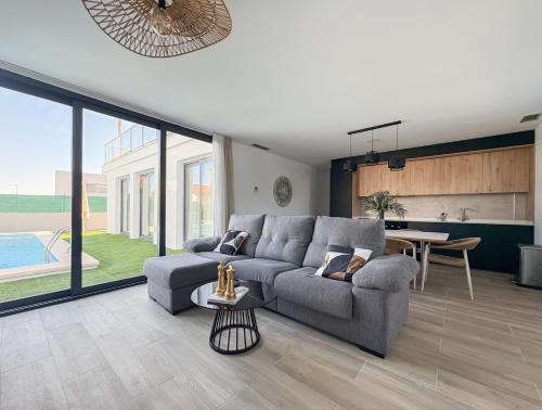 Chiva Villa | Casa Blanca - Villa con piscina