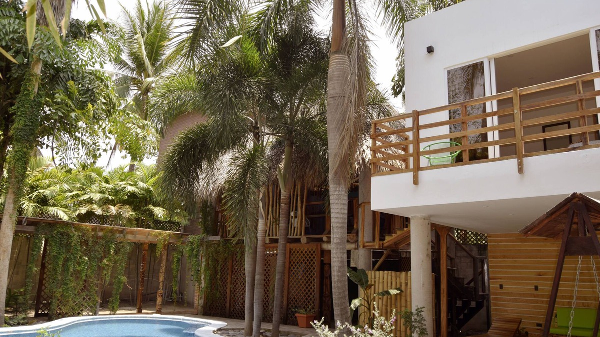 El Tunco House | Casa Bonita: Private Oasis in Charming Beach Town