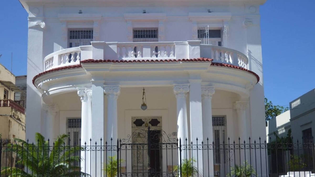 El Vedado Hotel | Casa Brava Havana