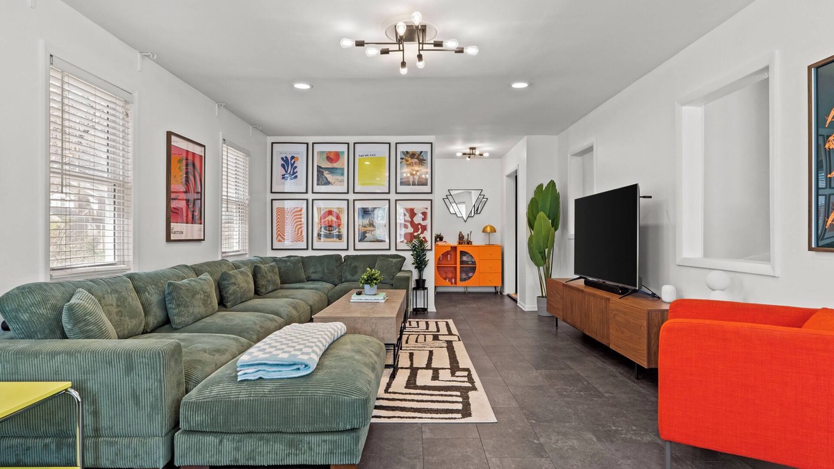 South Kansas City House | Casa Brookside - Brookside + Walkable + Firepit