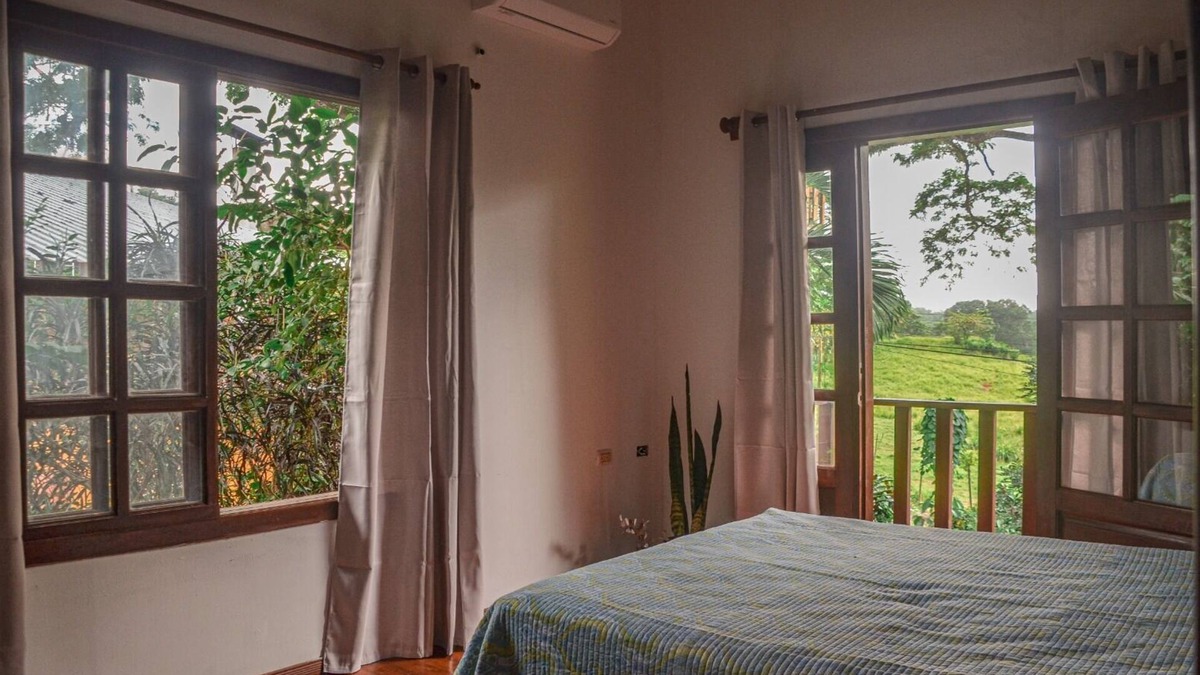 Javilla House | Casa Bugambiliann