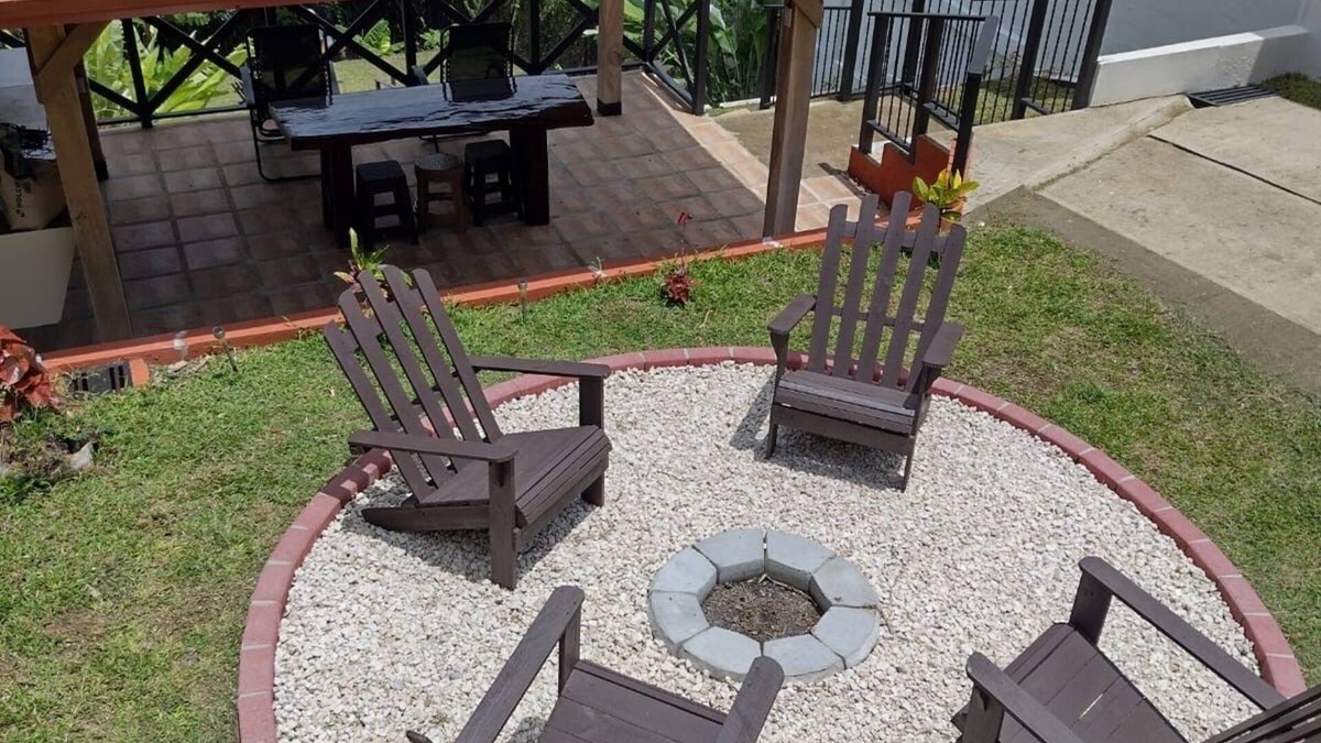 San Isidro House | Casa Buríos, acogedora casa en Alajuela a 20 minutos del Aeropuerto!