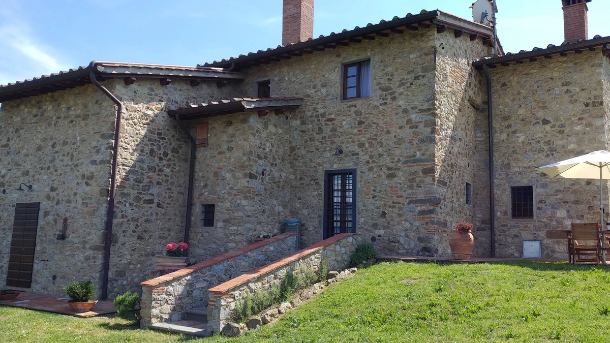 Quarrata Villa | Casa Buriano 6 persons in villa (2 apartments!) with private pool
