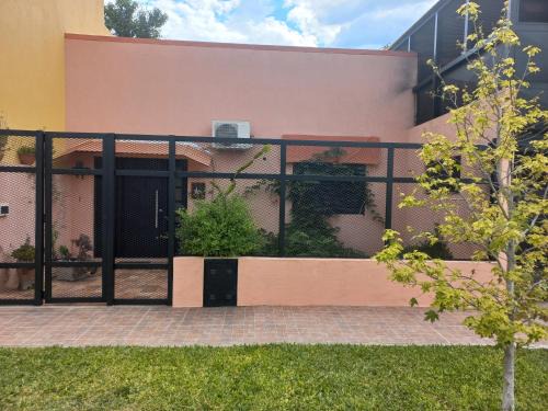 Lujan House | Casa céntrica, a cuadras de la Basílica!