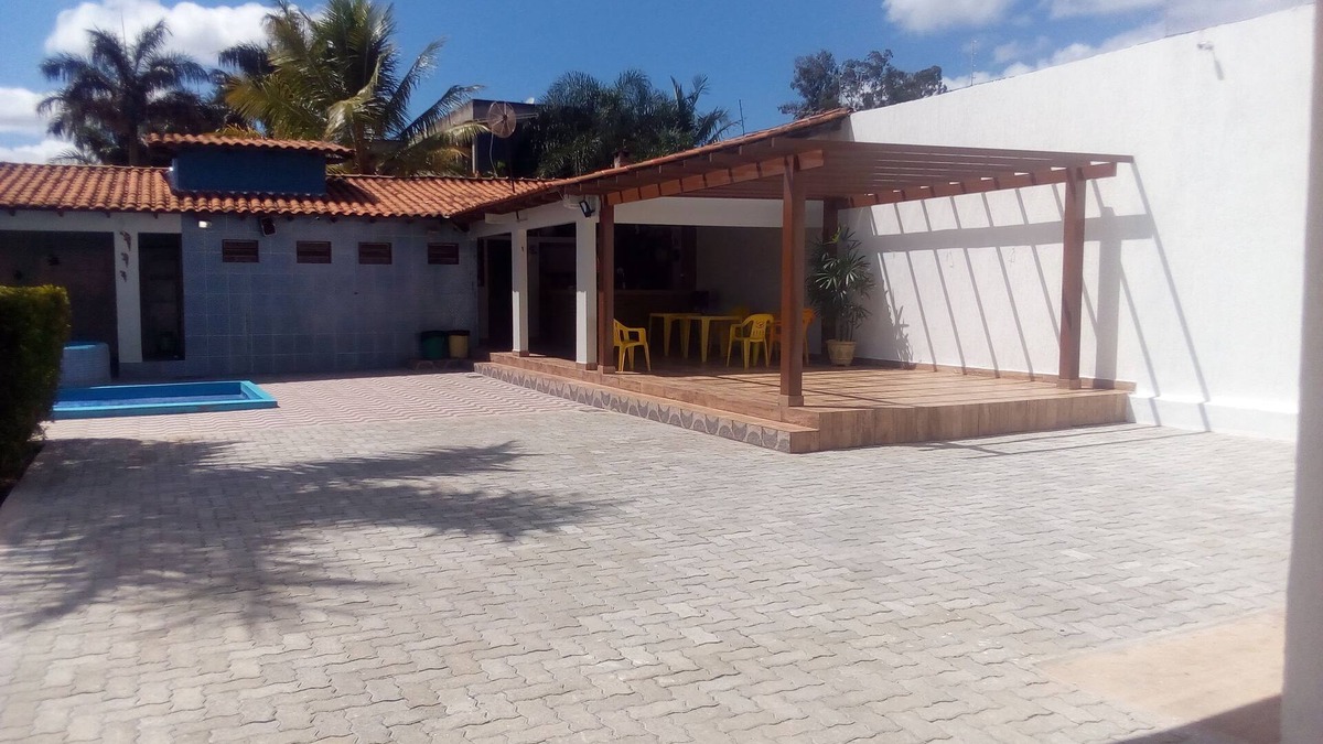 Aguas Claras House | Casa c/Jardim p Alugar c/6 Dormitórios, no Coração do DF em Brasília Brasil