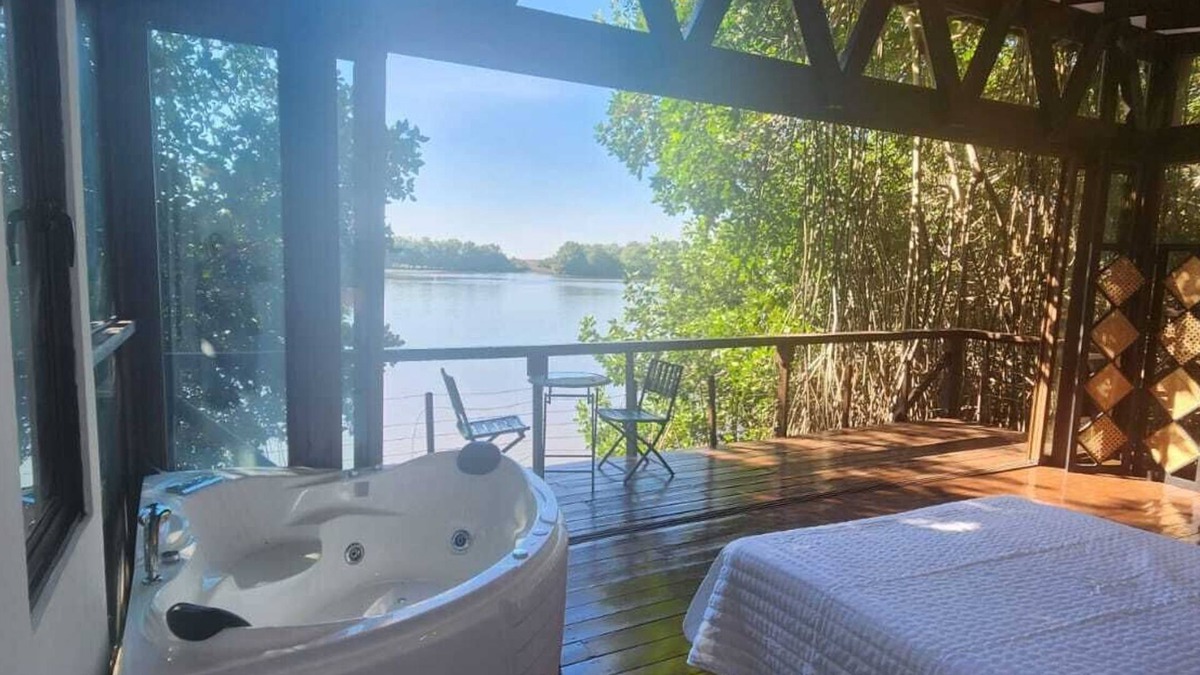 Iztapa Apartment | Casa Cachorrito: Cozy studio treehouse in Iztapa, Guatemala with beautiful views