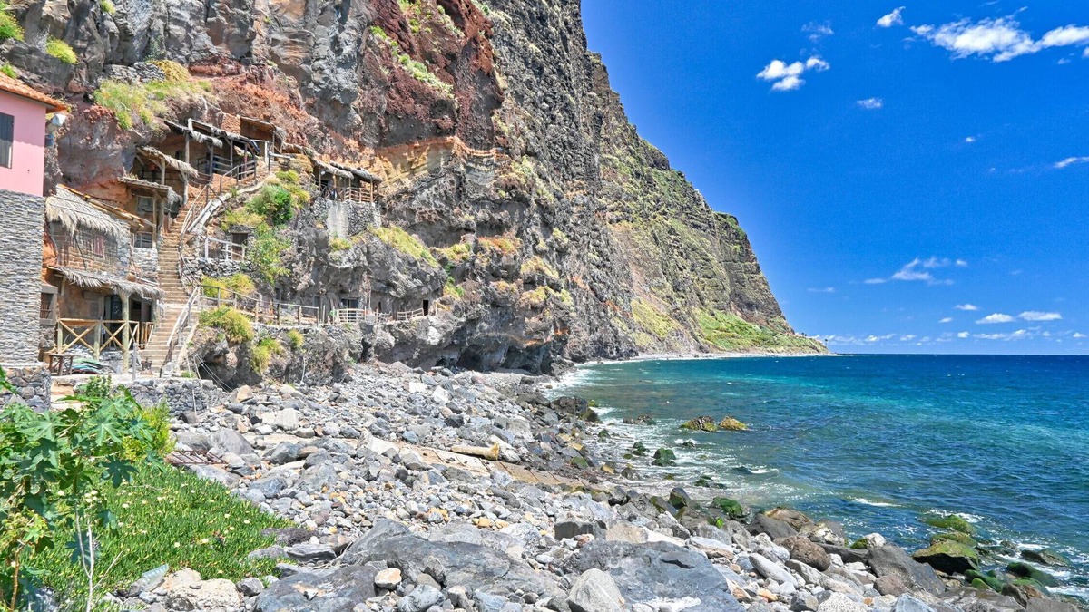 Campanario Apartment | Casa Calhau da Lapa, a Home in Madeira