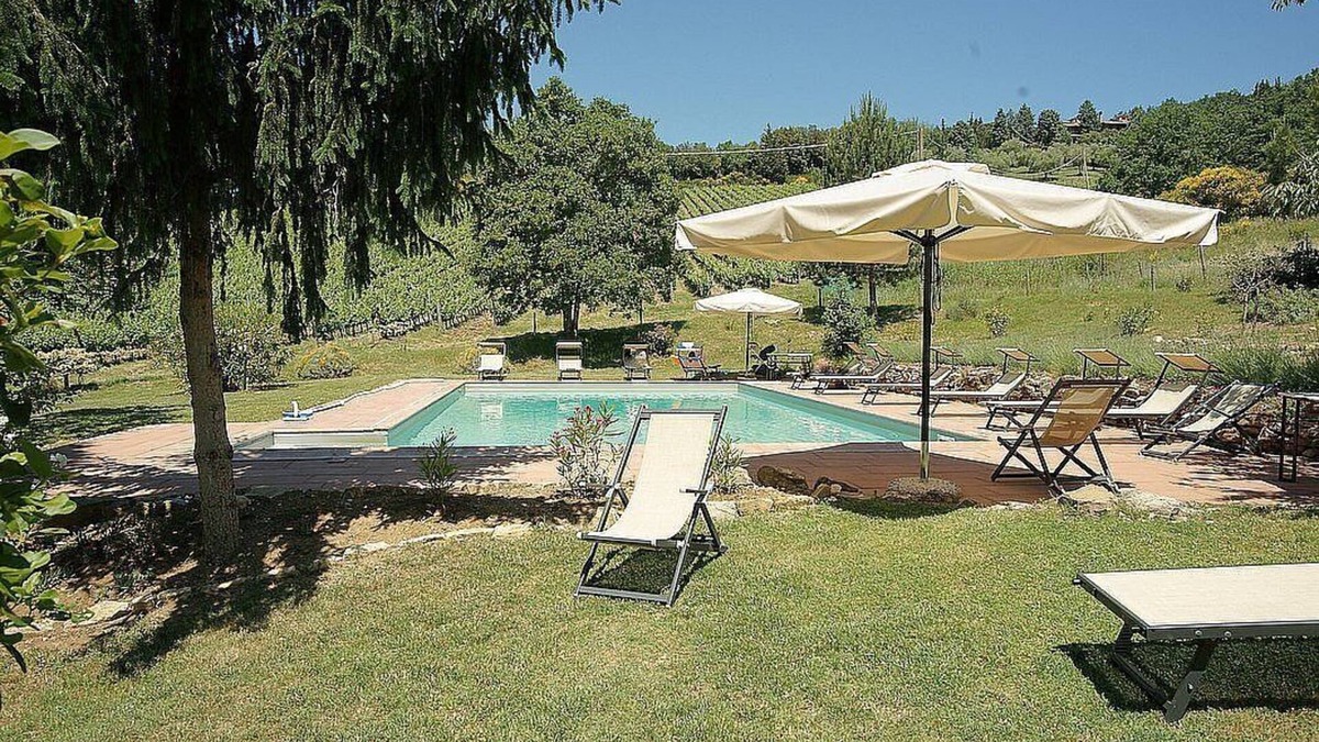 Pontassieve House | Casa Camomilla F: A characteristic and welcoming independent house surrounded by meadows and by green hills, with Free WI-FI.