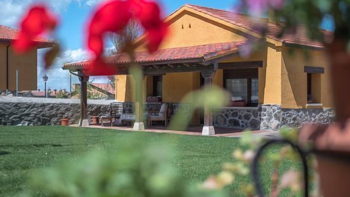Ortigosa del Monte Cottage | Casa Cantera del Berrocal for 8 people