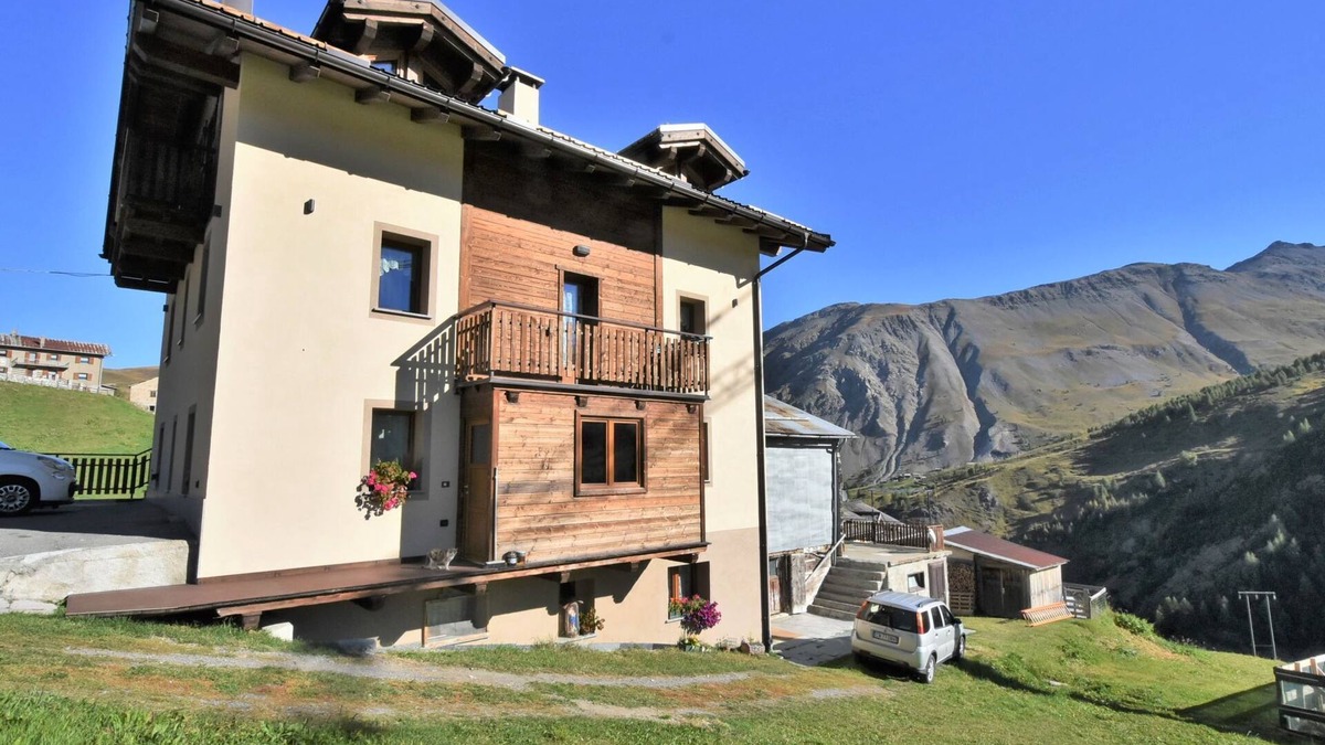 Sant'Anna Apartment | Casa Cantoni by Interhome