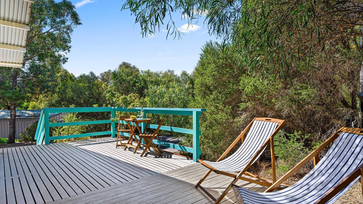 Aldinga Beach Cabin | Casa Capri ~ Aldinga Beach - Beach Getaway Nestled Between Blue Waters the Bush