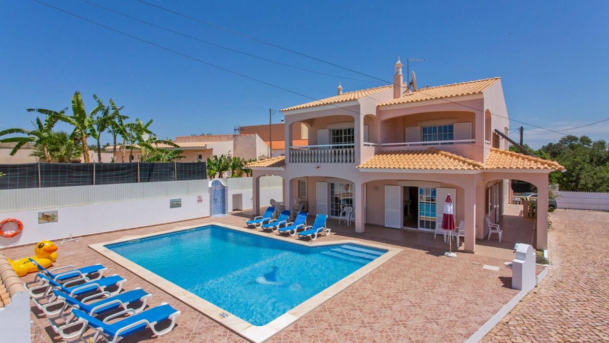 Mosqueira Villa | Casa Caravela: Private 4 BD Villa, Rural location but only 3 kmts to beach& City