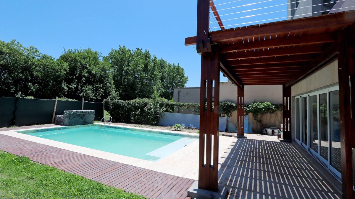 Roldan House | Casa Caribe en Roldán con Pileta and Canchita de Fútbol