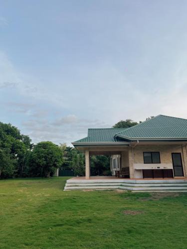 Asturias Villa | Casa Carmencita Cebu - Ocean and garden villa in Asturias, Cebu
