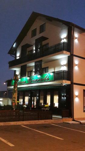 Tirgu Jiu House | Casa Caroli