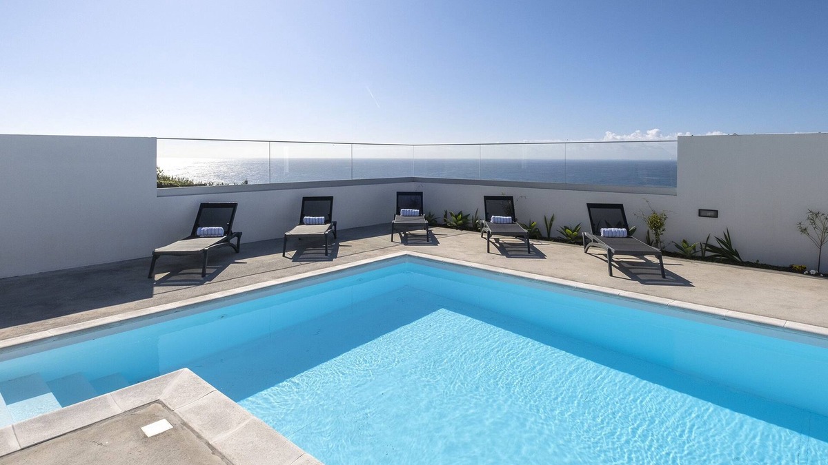 Ponta Garca House | Casa Celeste-Deluxe Ocean View/Heated Pool