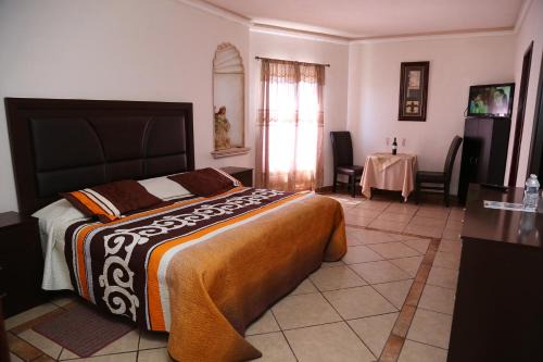 Bernal Hotel | Casa Celia Hotel Restaurante