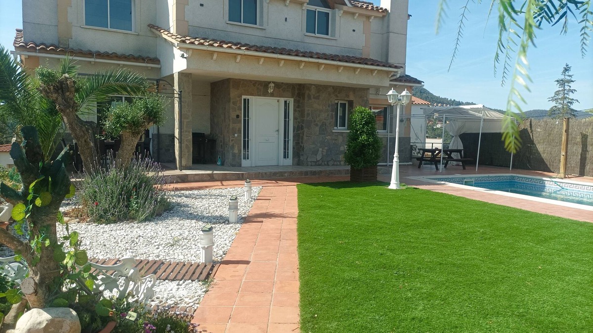 La Palma de Cervello House | Casa Chalet Villa a Solo 30 Minutos Playa y Barcelona