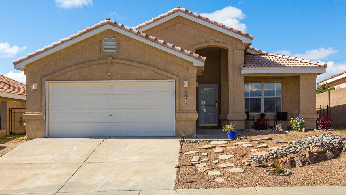 Taylor Ranch House | Casa Chiliwood - Short Walk to Petroglyphs/Taylor Ranch
