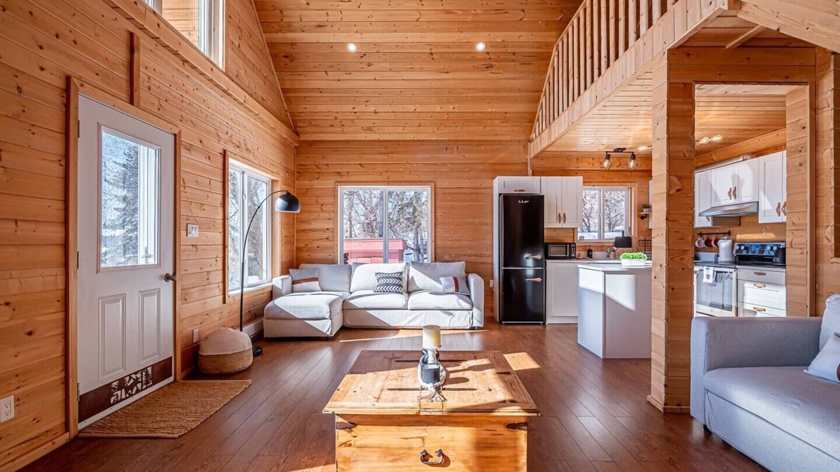 Central Alberta House | "Casa CIelo" Cabin on the lake!