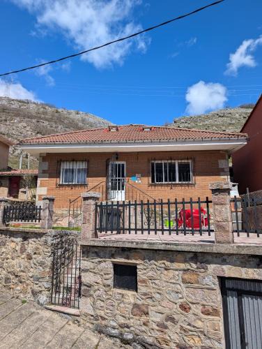 La Pola de Gordon Apartment | Casa Cimalavilla CABORNERA