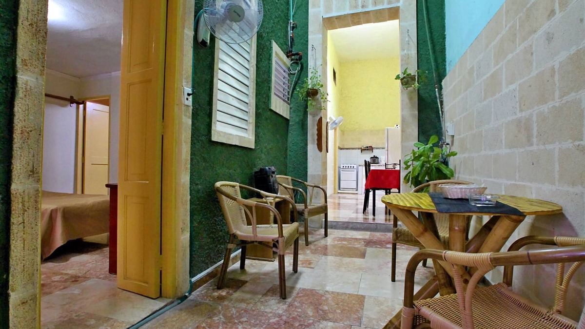 Centro Havana House | Casa Colonial Pedro y Mary